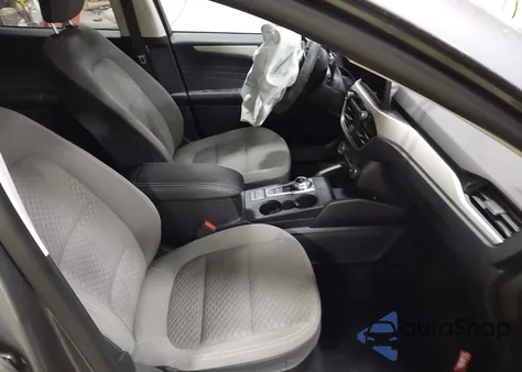 2021 Ford Escape Se z USA, uszkodzony, nr VIN 1FMCU9G69MUA30107